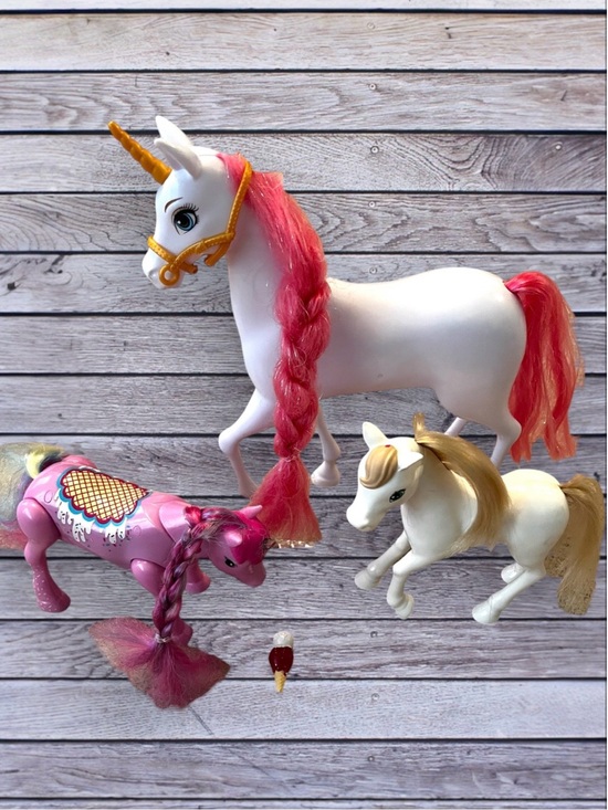 Little live pets Other - Little Live Pets Sugardust Dancing Unicorn with 2nd unicorn and horse